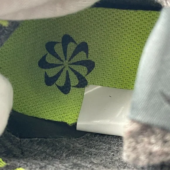 Nike Space Hippie 04 CZ6398 010 Black/Volt-White New Men's Size 8.5 - Picture 11 of 14